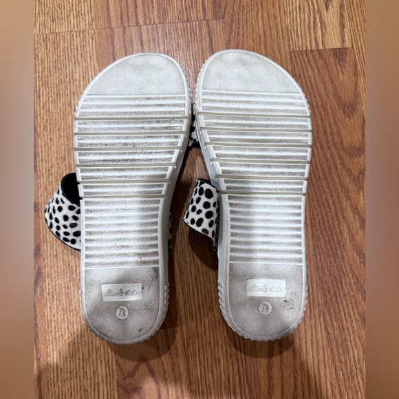 Altar’d State Lashanna Sandals - Picture 2 of 4